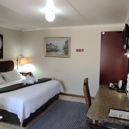 Premiere Guesthouse Bloemfontein Exterior foto
