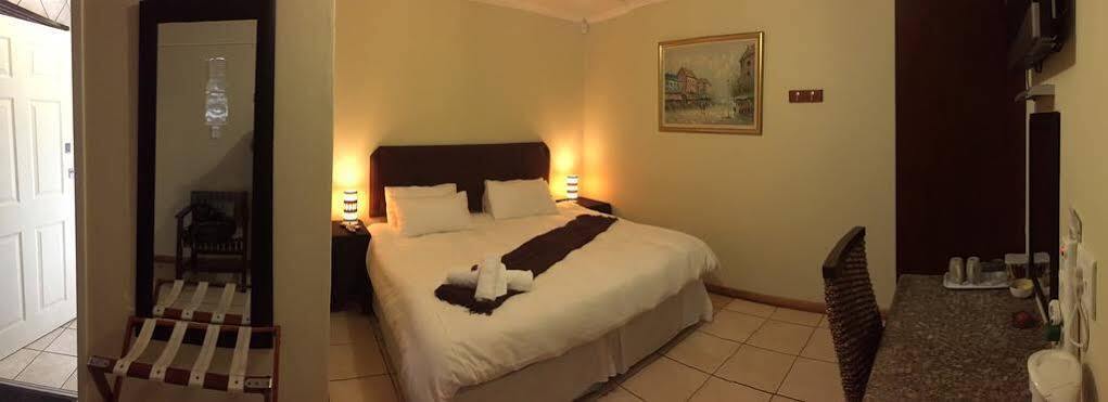 Premiere Guesthouse Bloemfontein Exterior foto